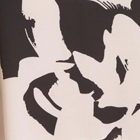 Chico’s Abstract Floral Top - Picture 3 of 8